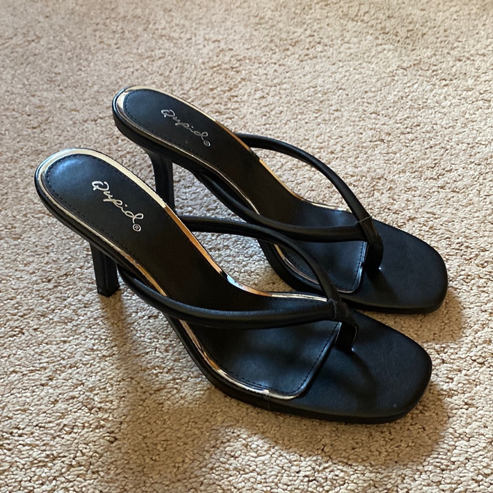 Black Flip Flop Heels Size 8.5